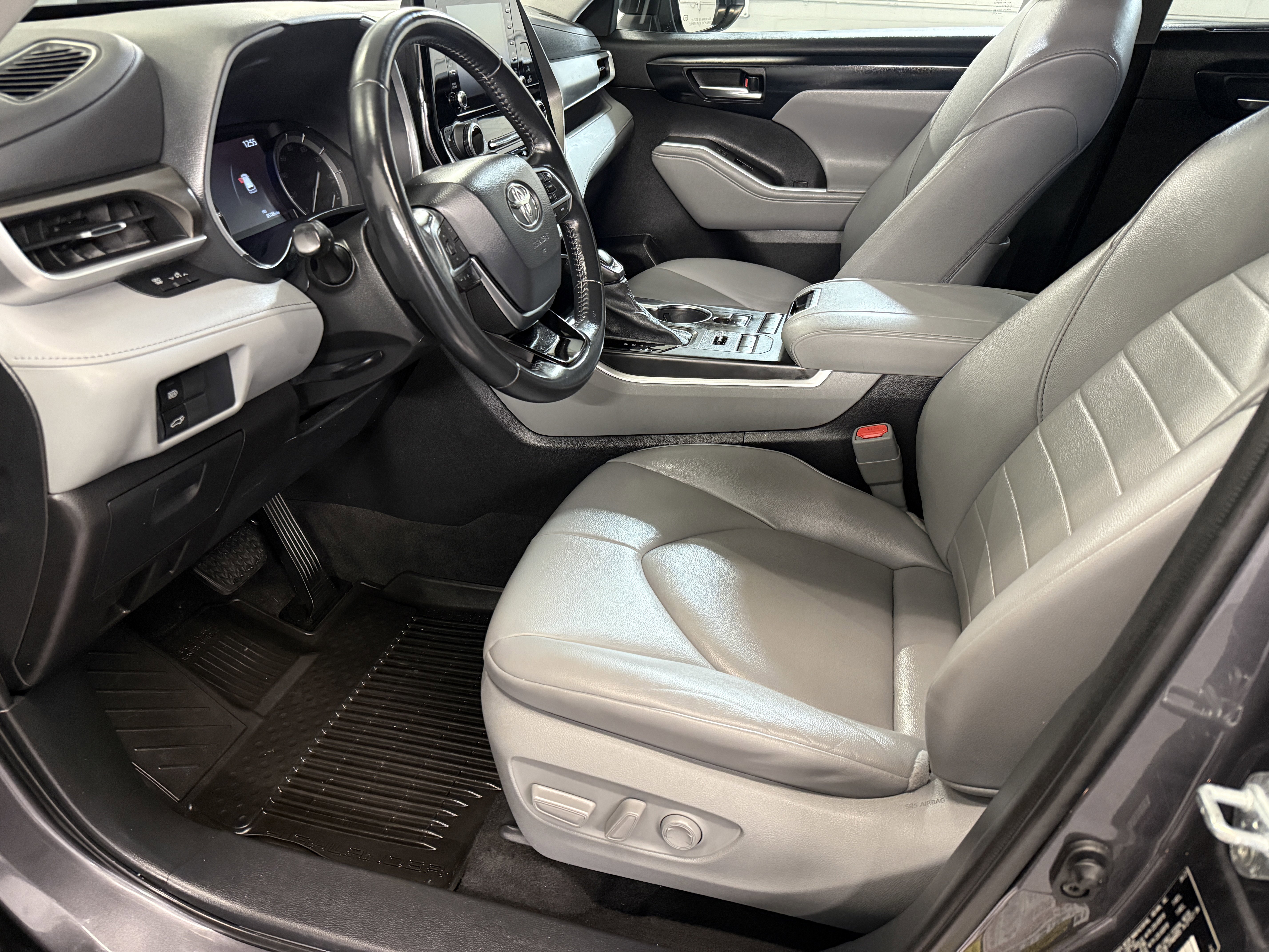 Used 2021 Magnetic Gray Metallic Toyota XLE image 14