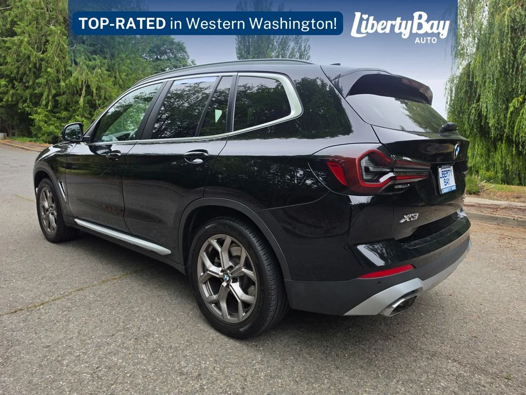 Used 2022 Black BMW xDrive30i image 10