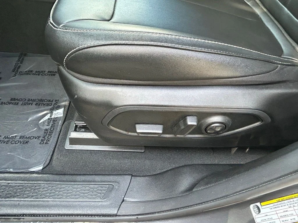 Used 2024 Gray Jeep Limited image 18