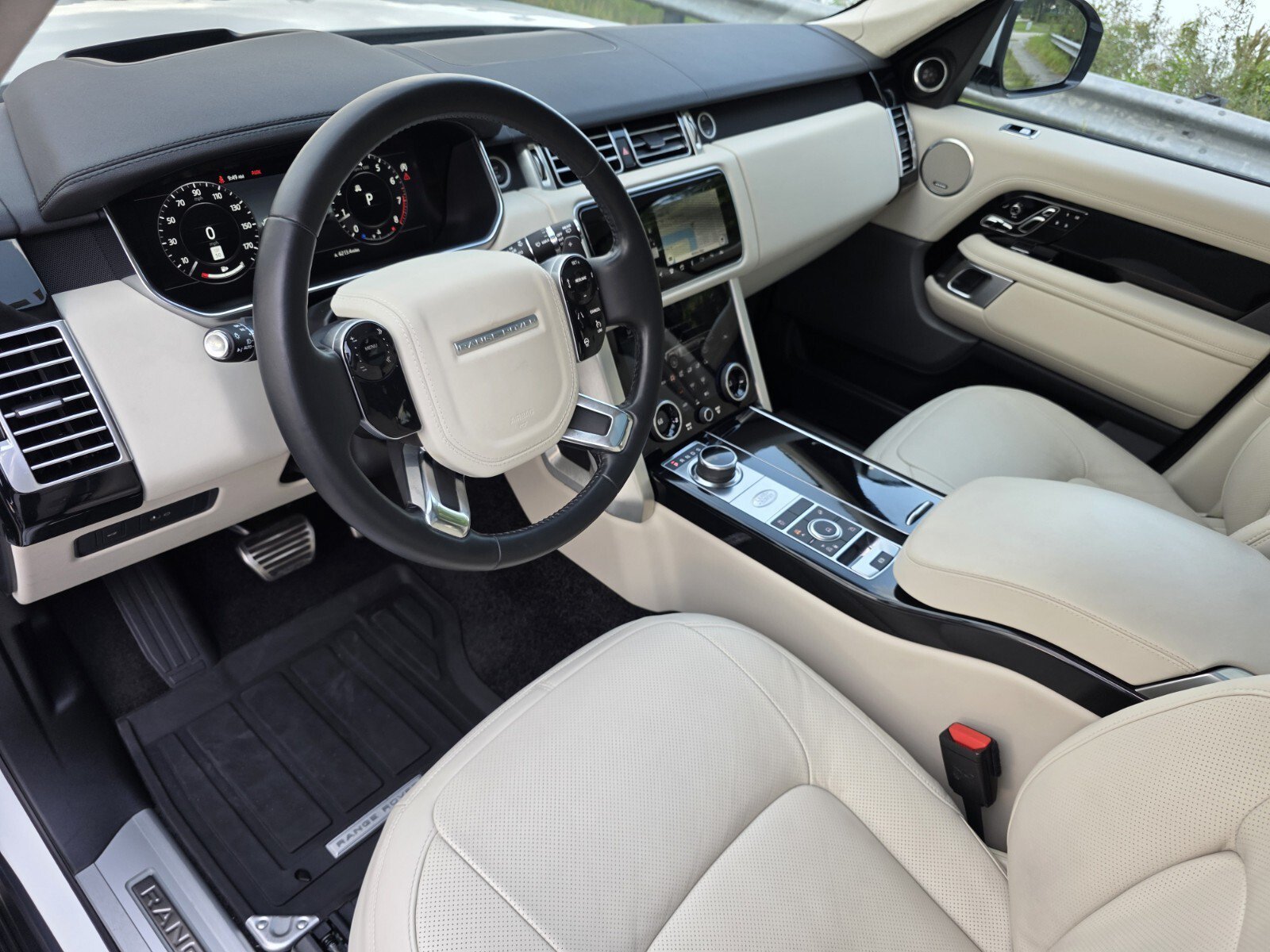 Used 2021 Ivory Land Rover P525 Westminster image 11
