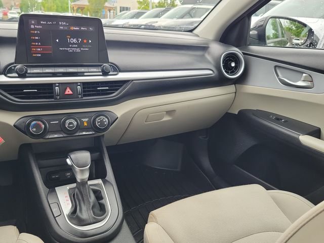 Used 2023 Black Kia LXS image 10