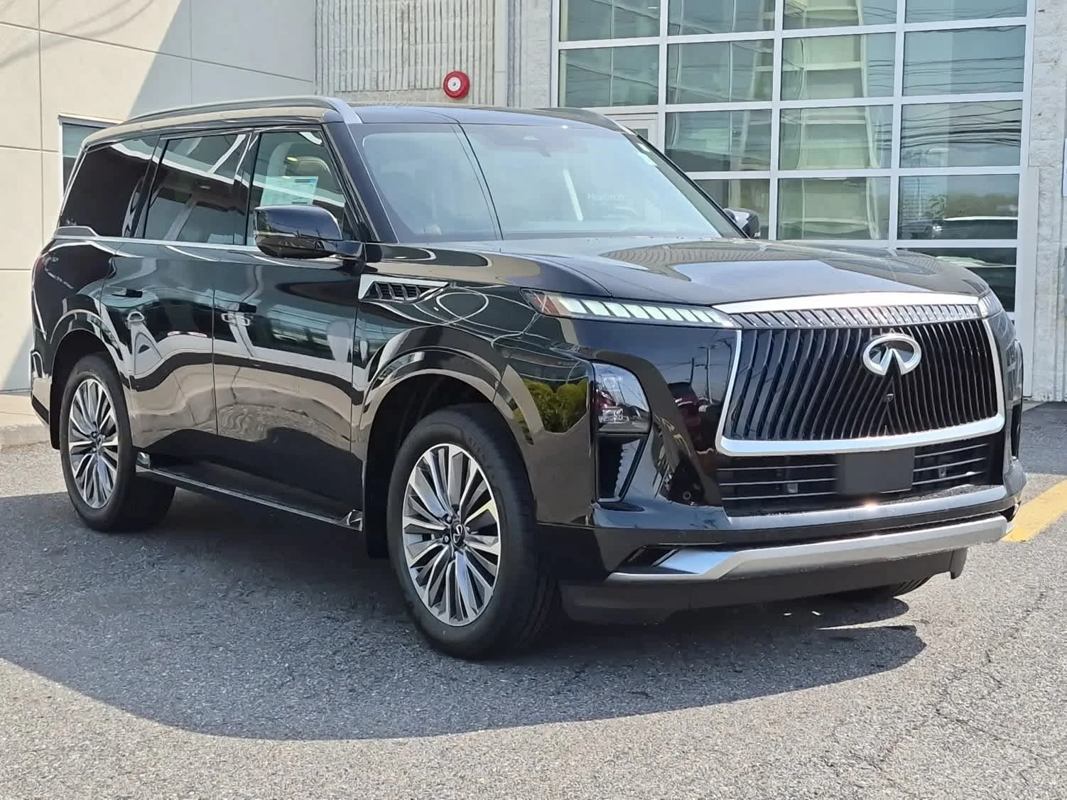 New 2026 BLACK OBSIDIAN INFINITI Luxe 4WD image 2