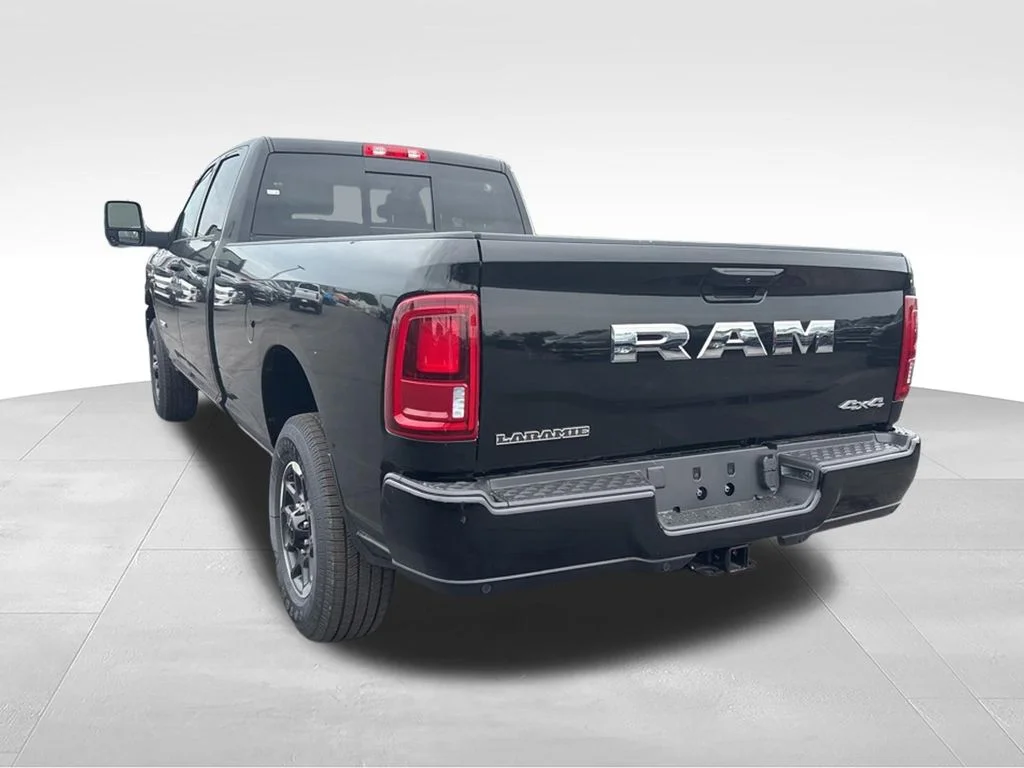 New 2026 Diamond Black Crystal Pearl-Coat Exterior Paint RAM LARAMIE image 5