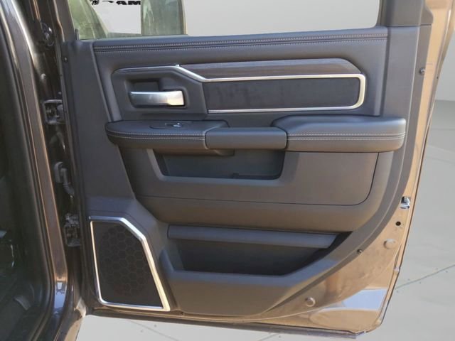 New 2026 Granite Crystal Metallic Clear-Coat Exterior Paint RAM Laramie image 26