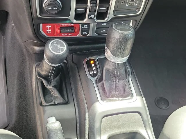 Used 2024 Gray Jeep Rubicon image 27
