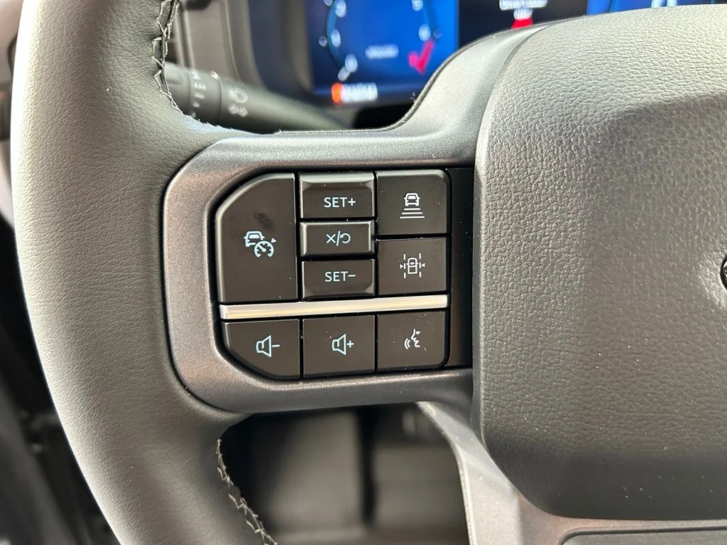 New 2026 Carbonized Gray Metallic Ford XLT image 15