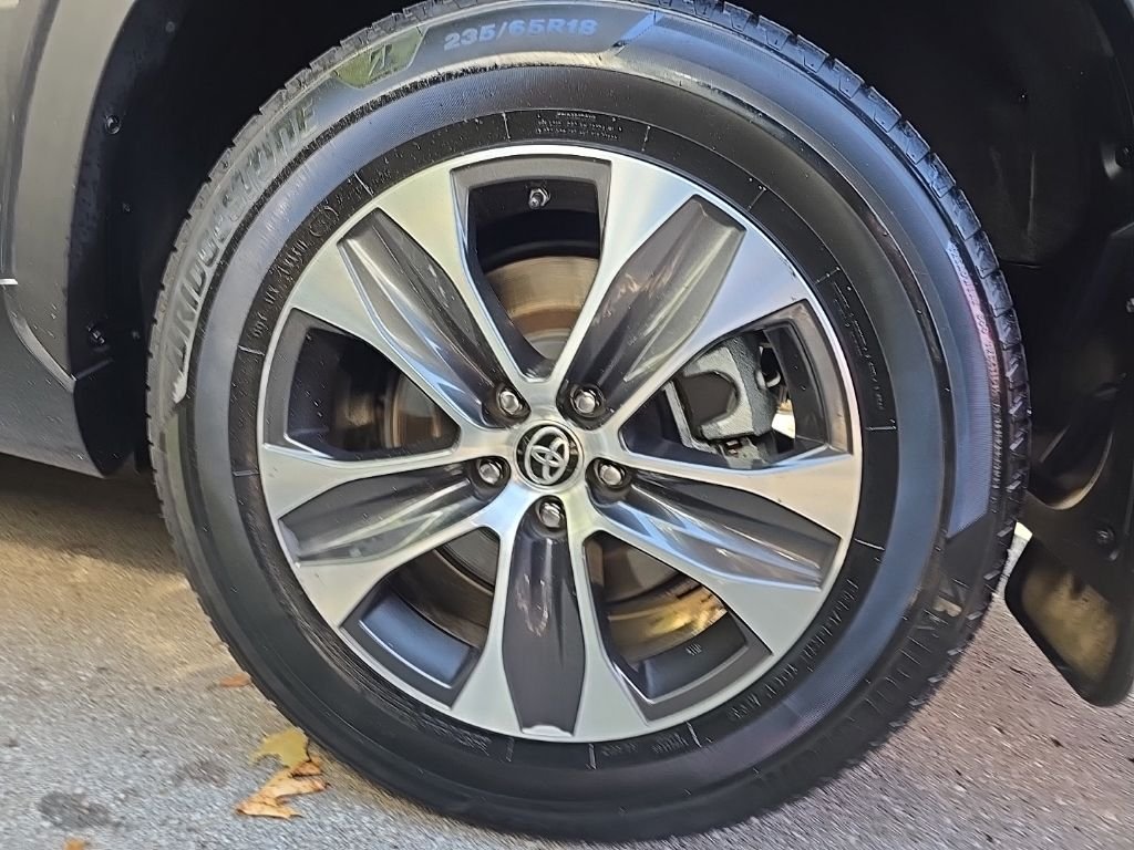 Used 2021 Gray Toyota XLE image 8