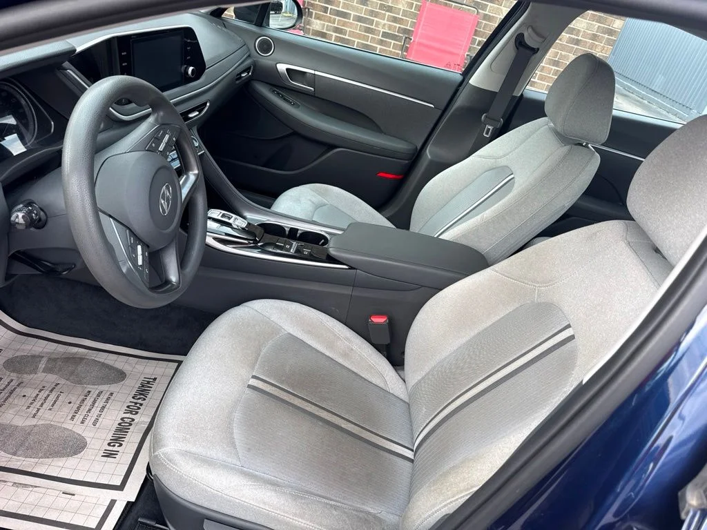 Used 2020 Blue Hyundai SE image 13