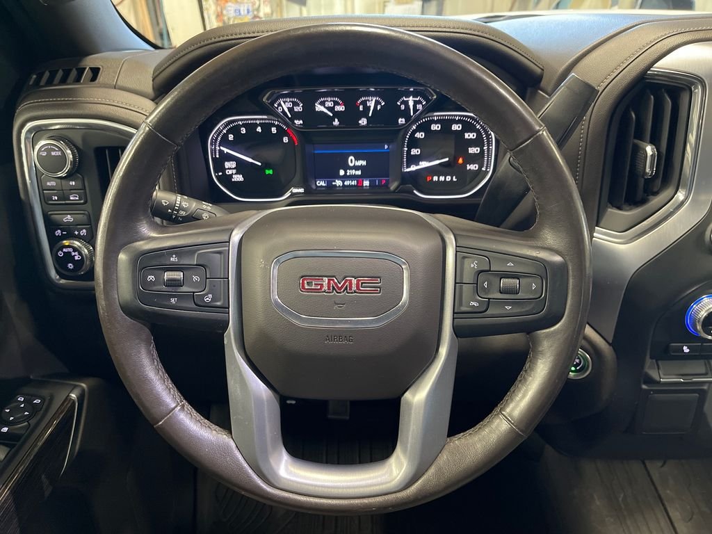 Used 2022 White GMC SLE image 20