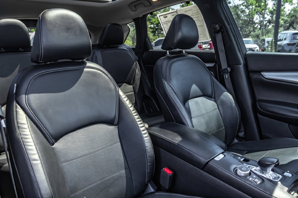 Used 2021 Blue INFINITI Sensory image 34