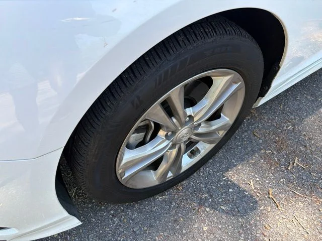 Used 2019 White Hyundai Limited image 9