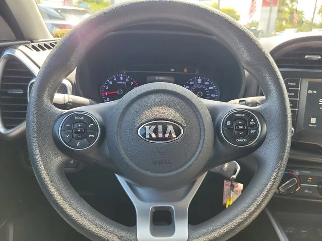 Used 2021 Black Kia S image 17