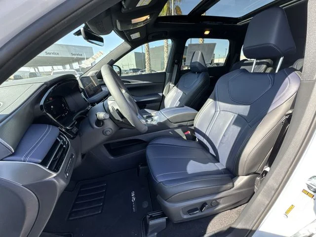 New 2027 Black INFINITI SPORT image 2