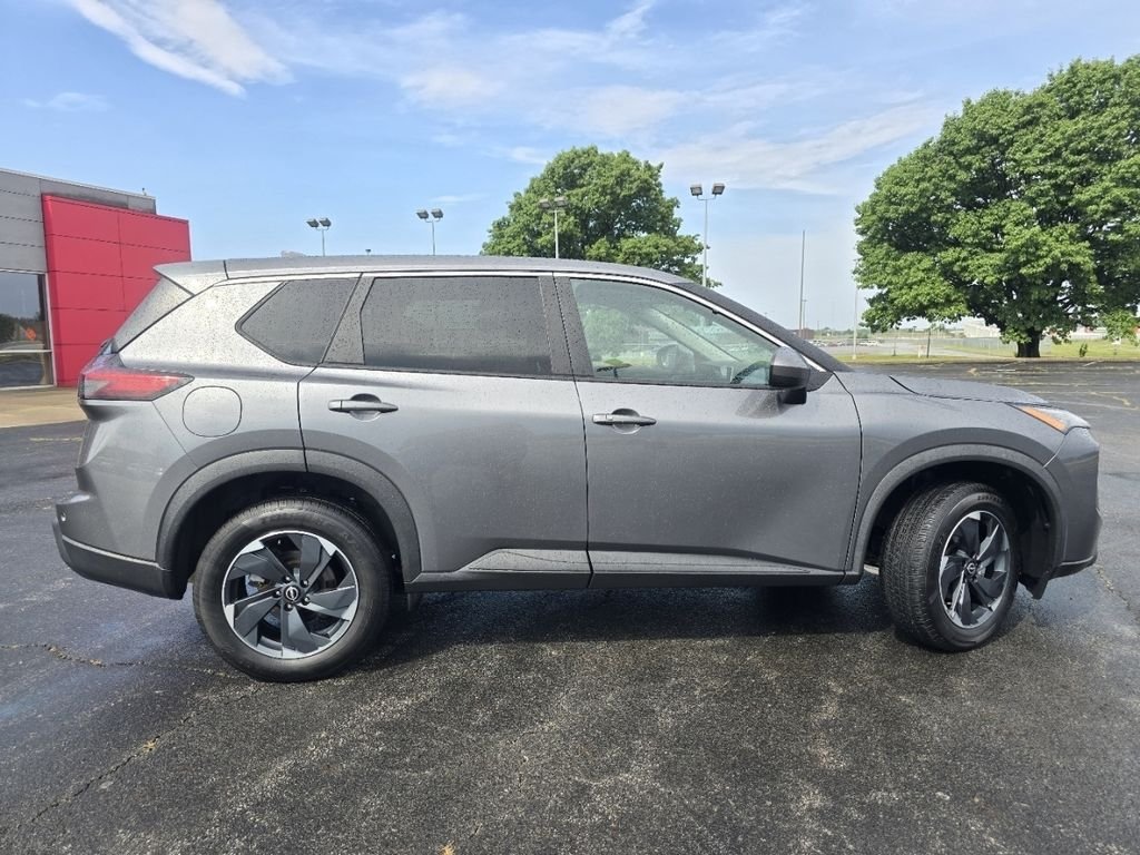 2024 Nissan Rogue SV - Photo 15