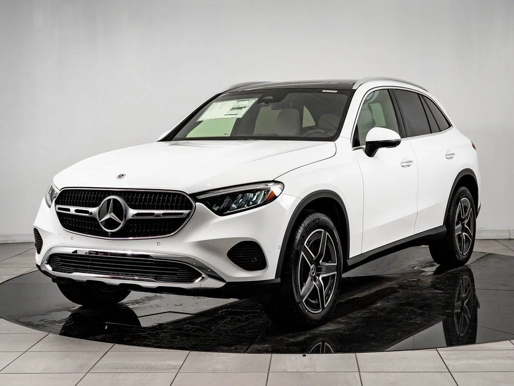 Used 2026 Polar White Mercedes-Benz GLC 300 image 1