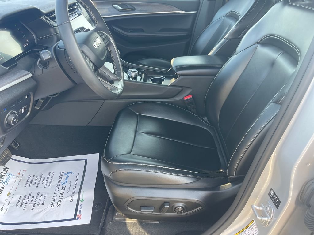 Used 2024 Silver Jeep 4xe image 13