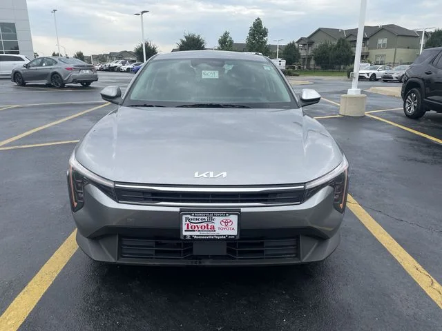 2025 Kia K4 LXS - Photo 11