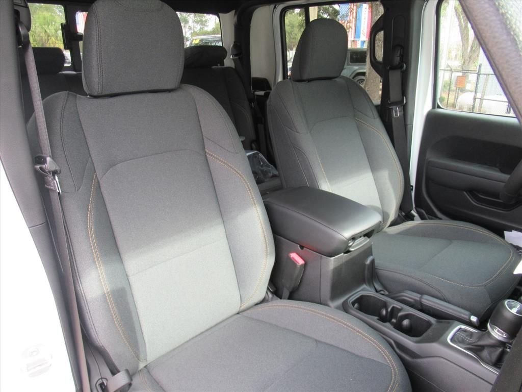 New 2026 Bright White Clear-Coat Exterior Paint Jeep Sport S image 8