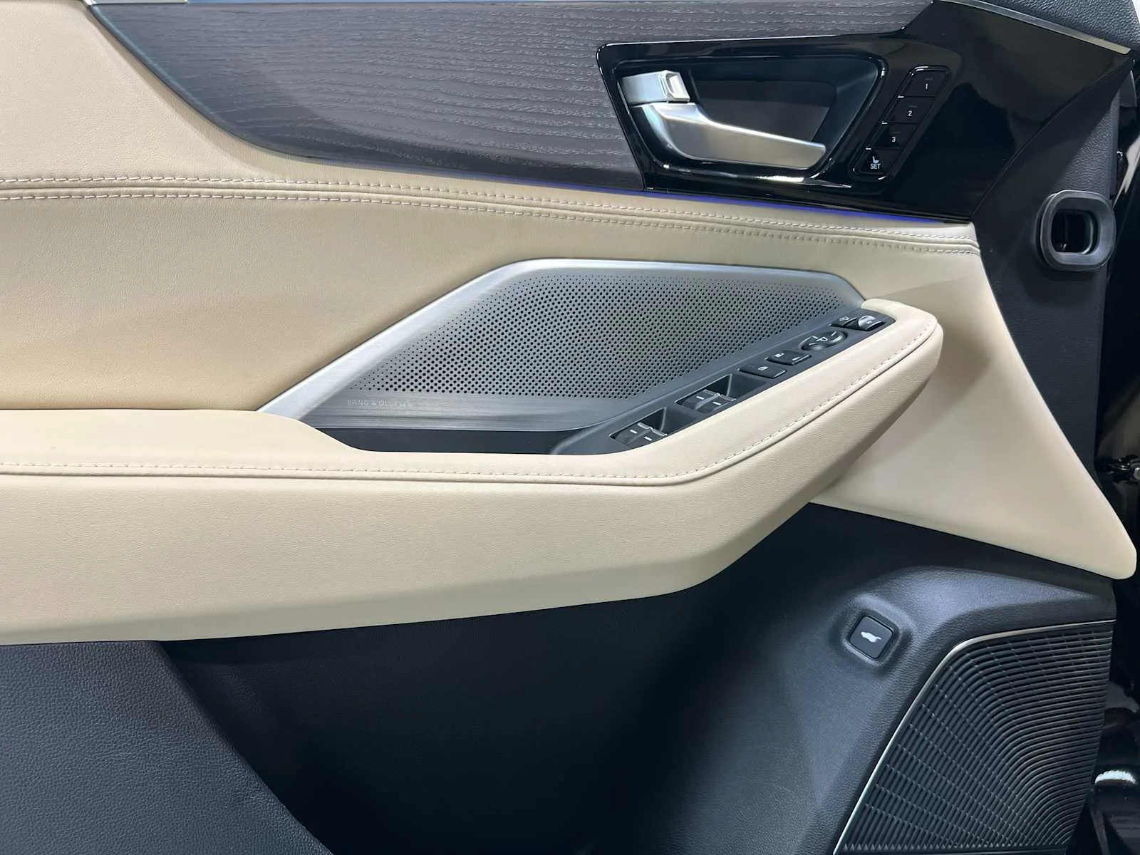 New 2026 Platinum White Pearl Acura w/Advance Package image 15