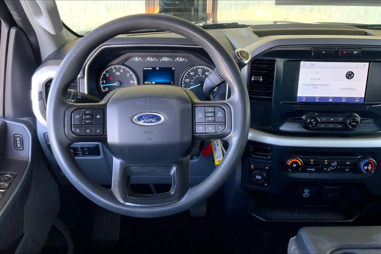 Used 2022 Agate Black Metallic Ford XLT image 14
