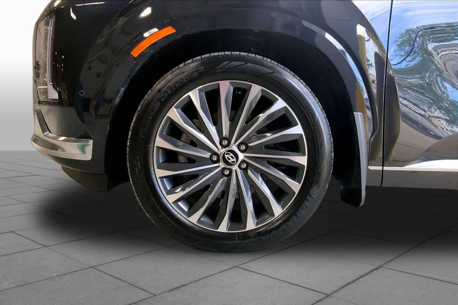 Used 2023 Moonlight Cloud Hyundai Calligraphy image 10