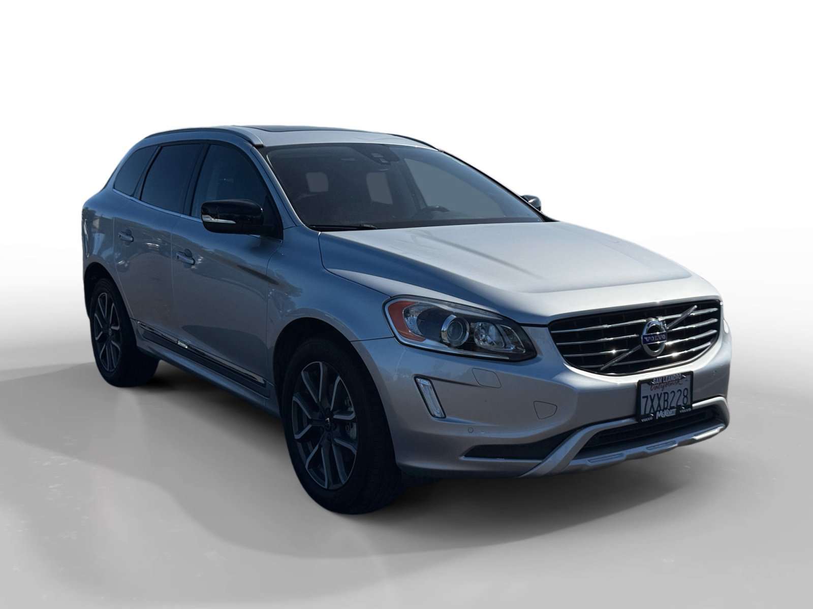 Used 2017 Bright Silver Metallic Volvo T6 Dynamic image 7