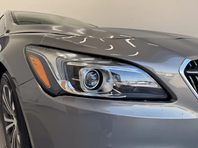 Used 2017 Pepperdust Metallic Buick Essence image 34