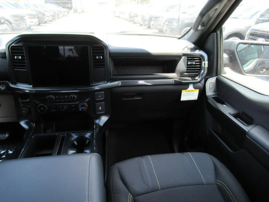 2025 Ford F-150 STX - Photo 14