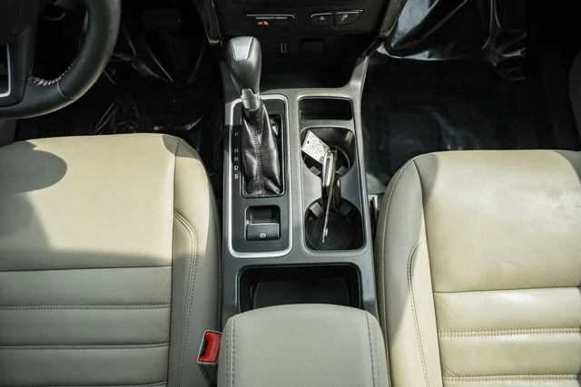 Used 2017 White Ford Titanium image 26
