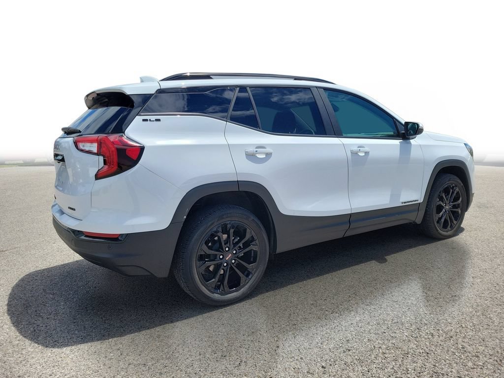 Used 2022 Summit White GMC SLE image 4