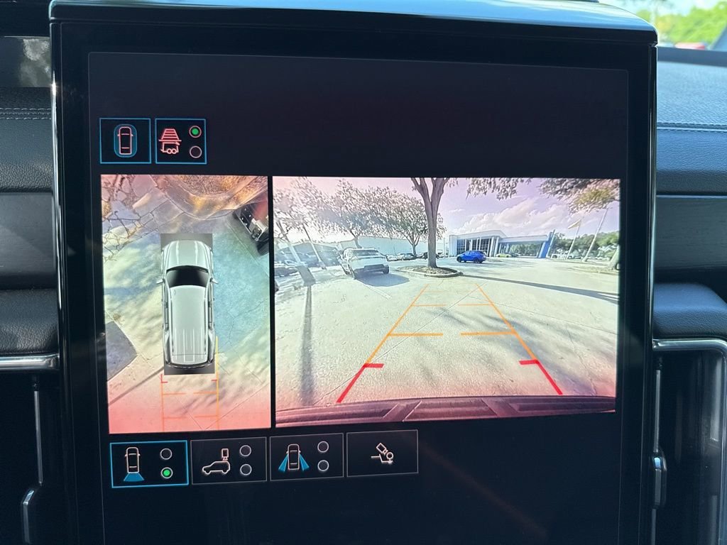2025 GMC Yukon Denali - Photo 32