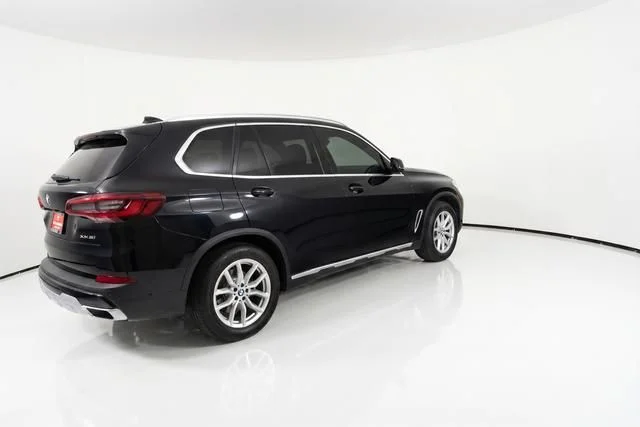 Used 2020 Black BMW xDrive40i image 3