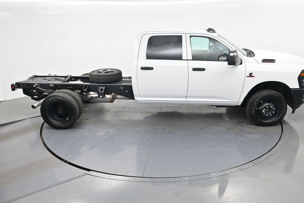 New 2026 Bright White Clearcoat RAM Tradesman image 24