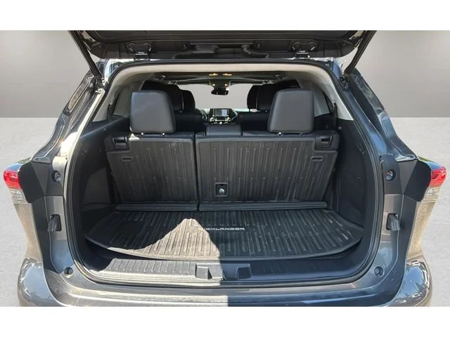 Used 2020 Gray Toyota XLE image 32