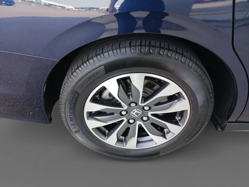 Used 2021 Blue Honda EX-L image 10