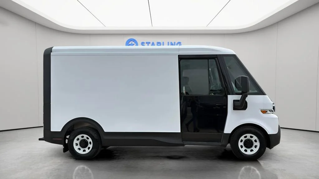 Used 2024 Oyster White BrightDrop EJY image 11