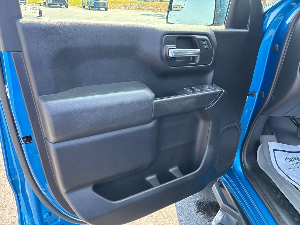 Used 2022 Blue Chevrolet Custom image 12