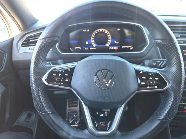 Used 2024 White Volkswagen 2.0T SE R-Line Black image 23