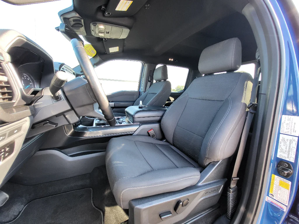 Used 2023 Atlas Blue Metallic Ford XLT image 22
