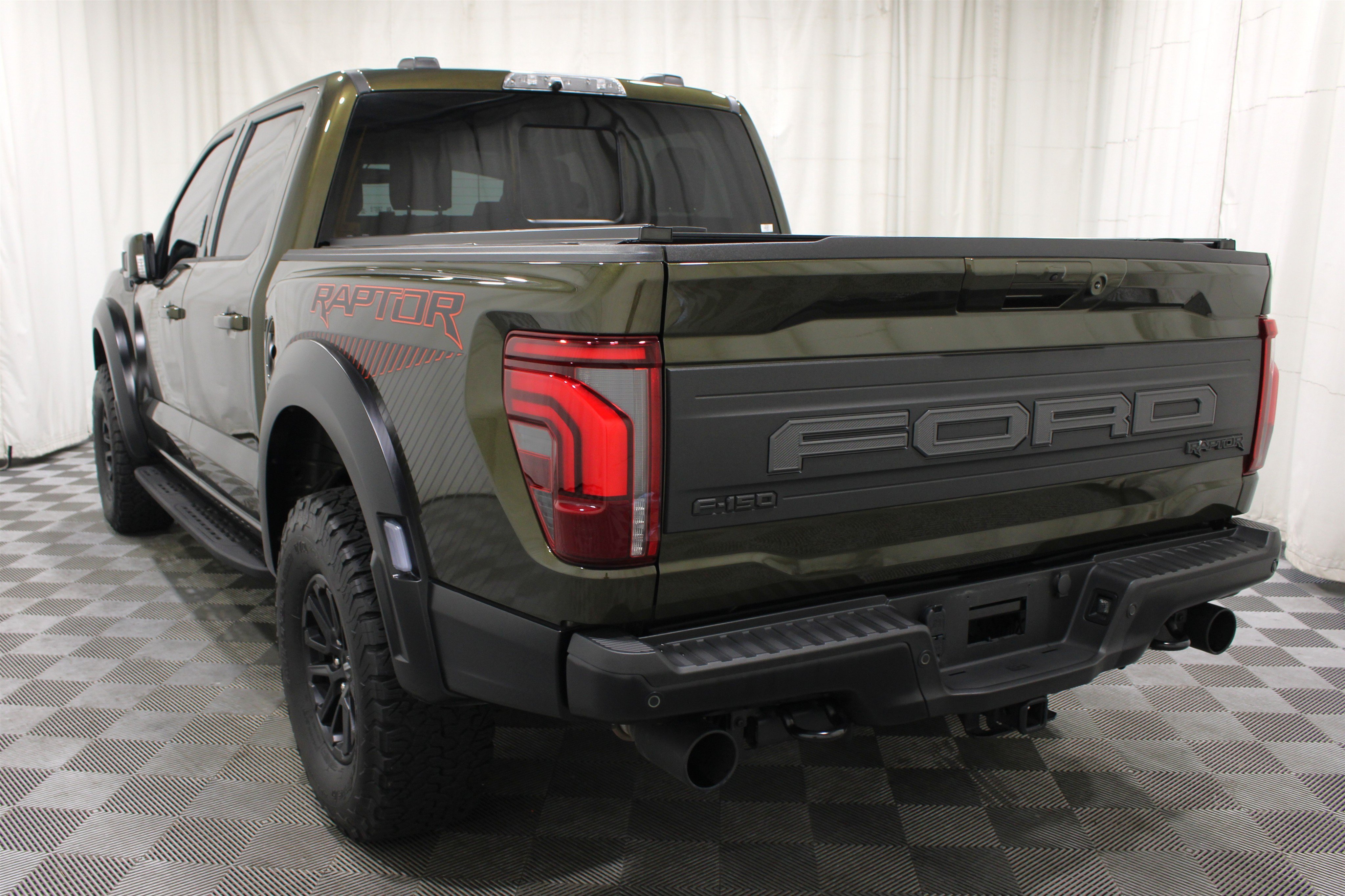 Used 2024 Shelter Green Ford Raptor image 37