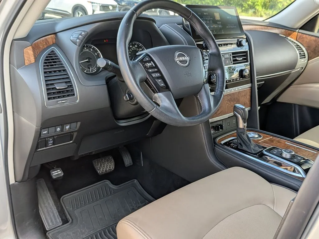 Used 2024 Silver Nissan SL image 37
