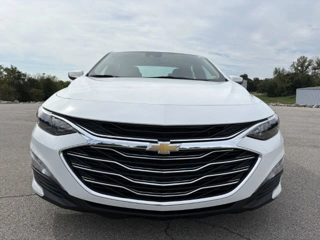 Used 2024 White Chevrolet LT image 18