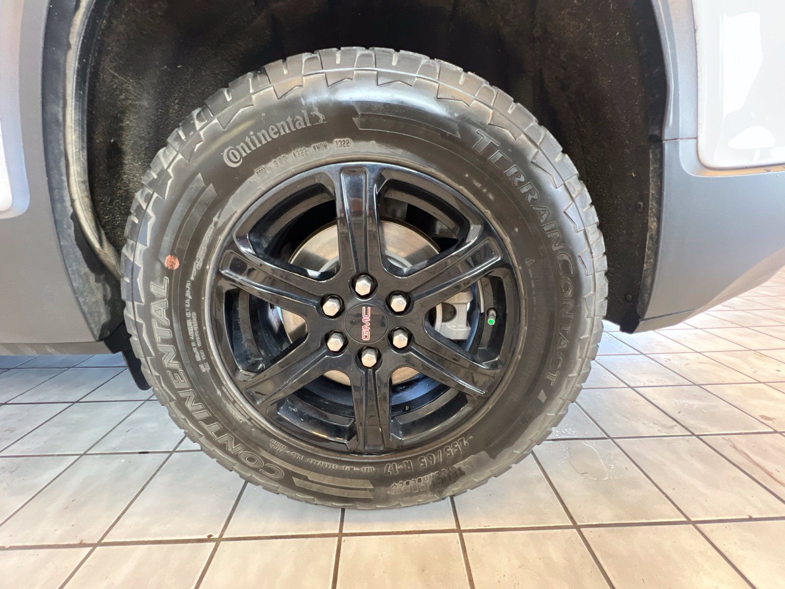 Certified Used 2022 White GMC AT4 image 33