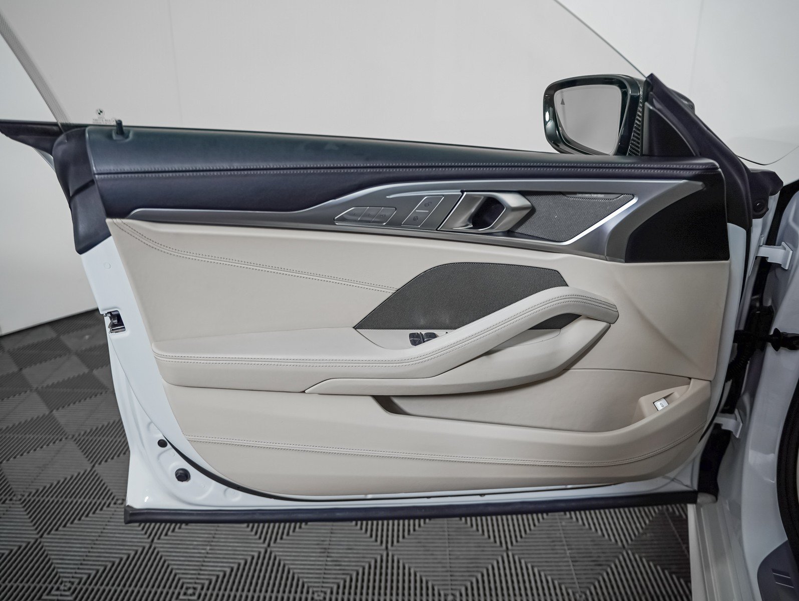 Used 2022 White BMW M850i image 20