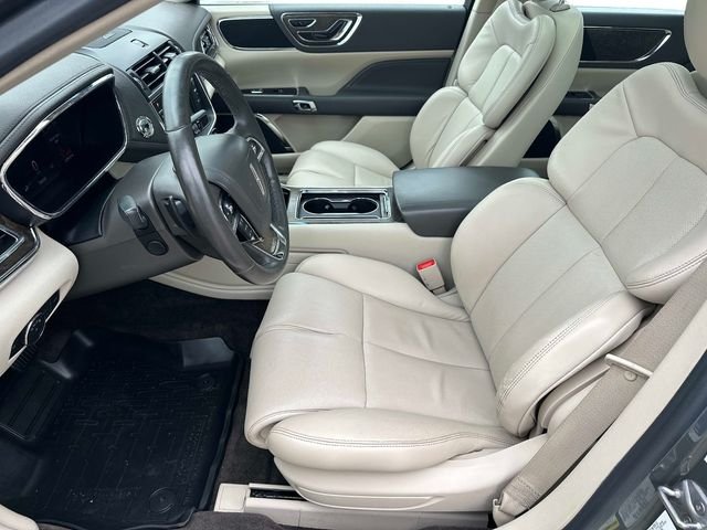 Used 2017 Green Lincoln Select image 18