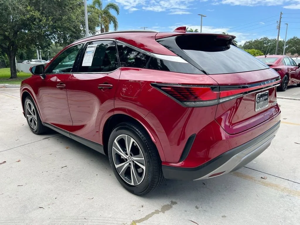 Used 2025 Matador Red Mica Lexus 350h Premium image 5