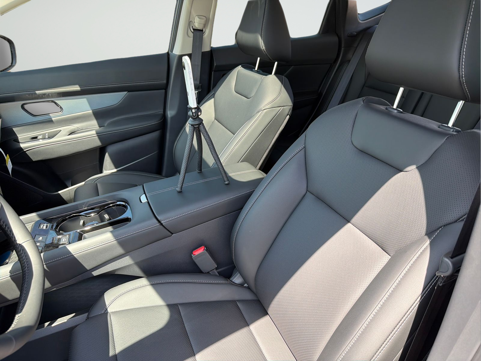 New 2026 Gray Nissan SL image 26