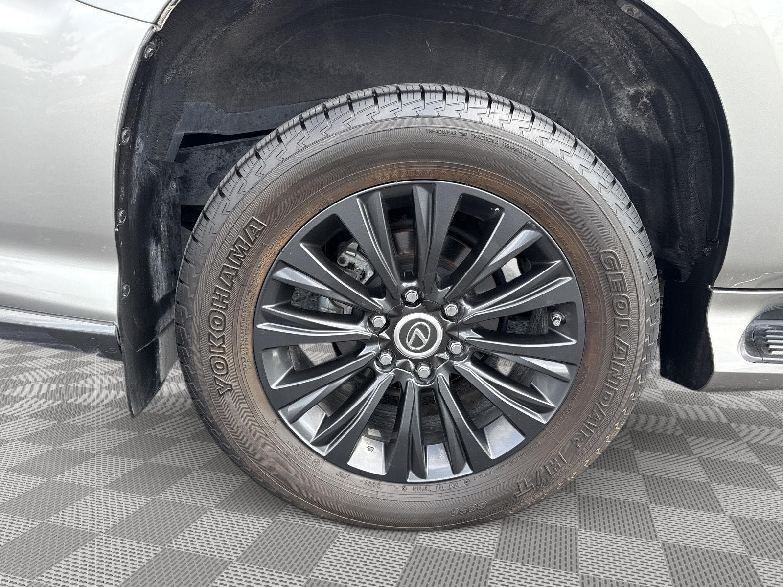 Used 2021 Atomic Silver Lexus GX 460 Premium image 14