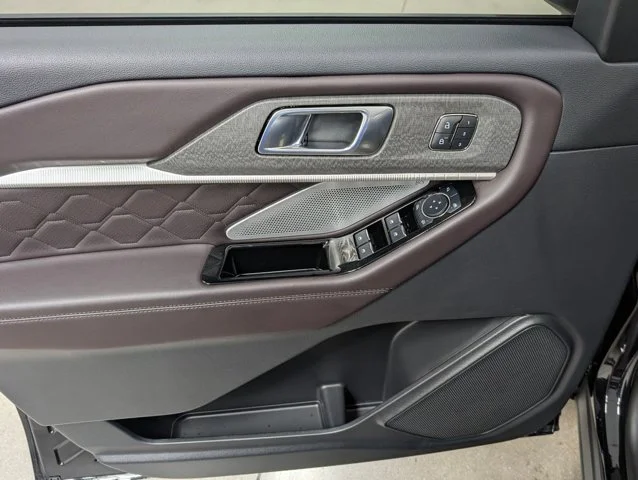 New 2026 Agate Black Metallic Ford Platinum™ image 40