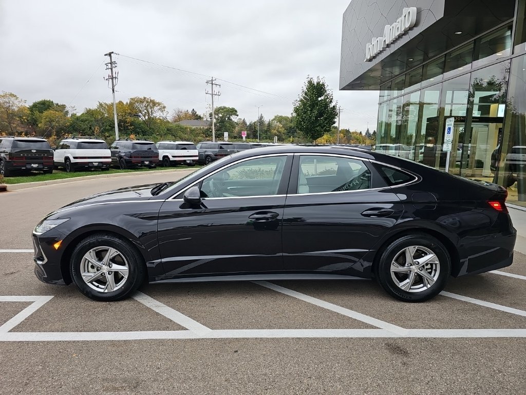 Used 2023 Hyundai Sonata SE with VIN KMHL24JA2PA331250 for sale in Menomonee Falls, WI